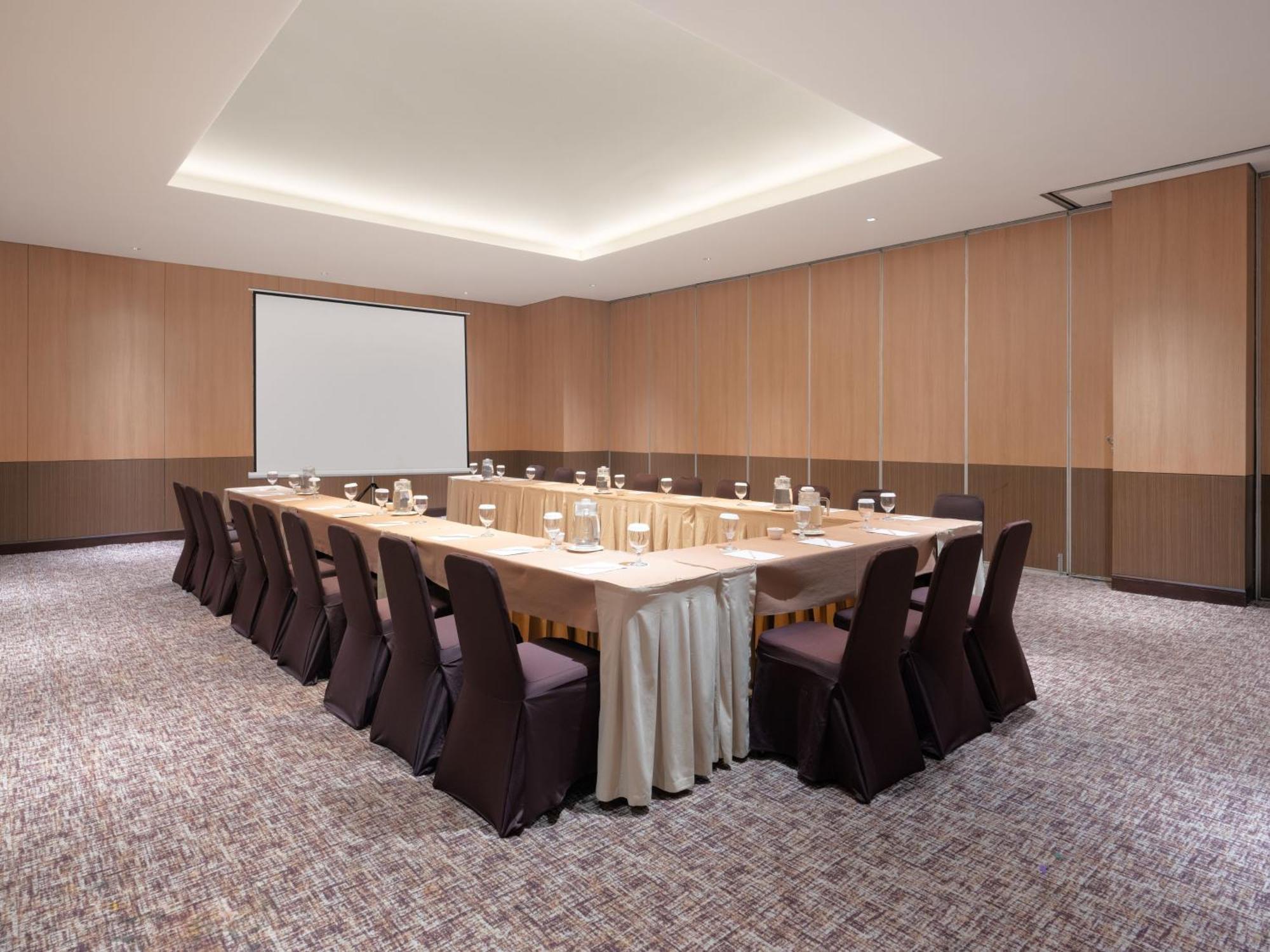 Santika Premiere Bintaro Hotel Serpong Exterior foto
