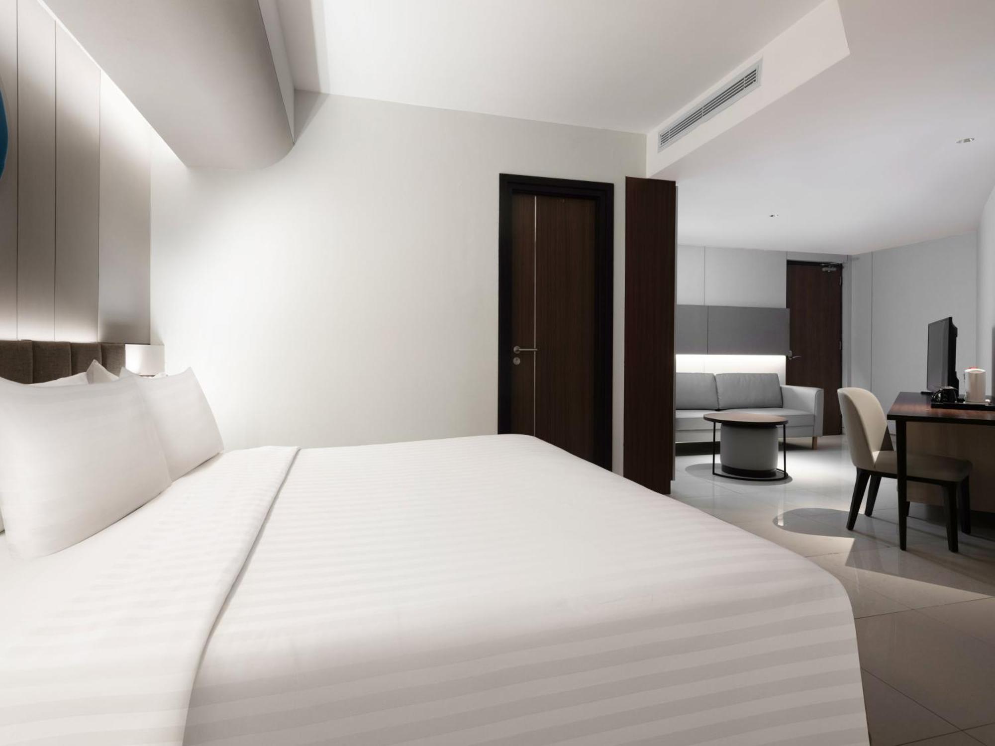 Santika Premiere Bintaro Hotel Serpong Exterior foto