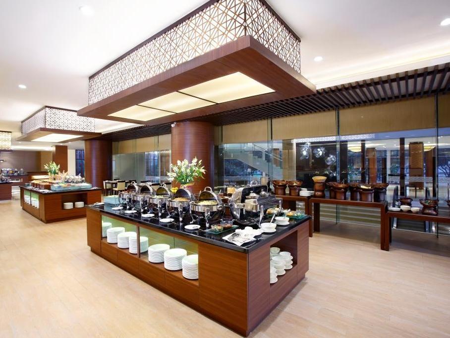Santika Premiere Bintaro Hotel Serpong Exterior foto